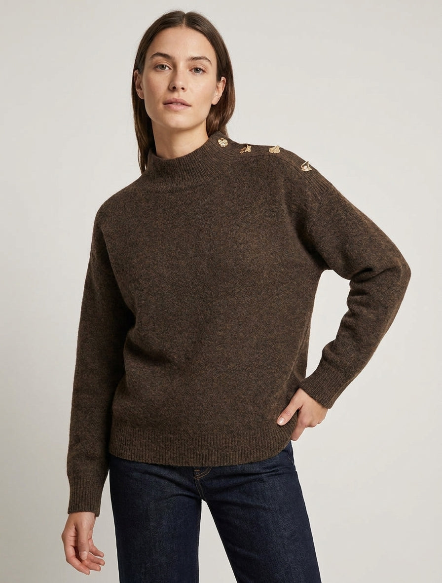 Jersey Adamina Mocha combinado en look de otoño - AURA MILANO