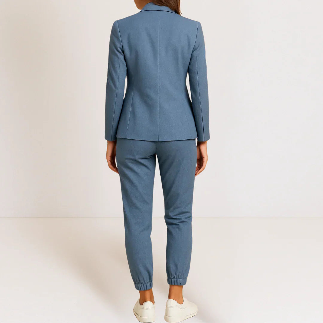 Mónica | Elegancia moderna en un conjunto cómodo