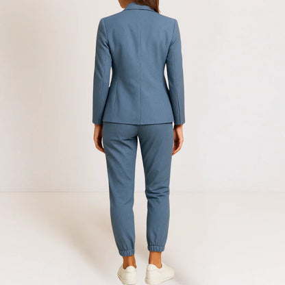 Mónica | Elegancia moderna en un conjunto cómodo