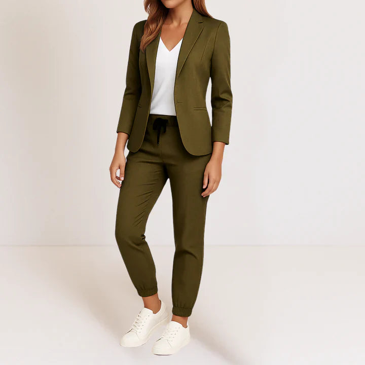Mónica | Elegancia moderna en un conjunto cómodo