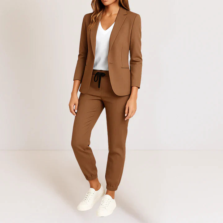 Mónica | Elegancia moderna en un conjunto cómodo