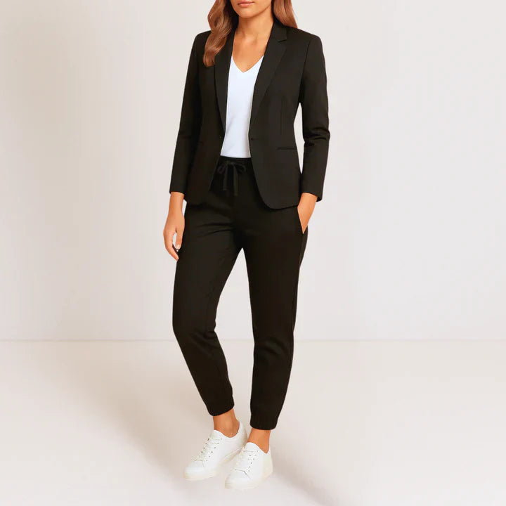Mónica | Elegancia moderna en un conjunto cómodo