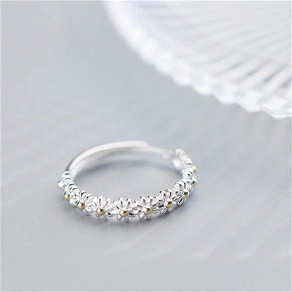 Anillo ajustable de plata y esmaltes pintados a mano con margaritas