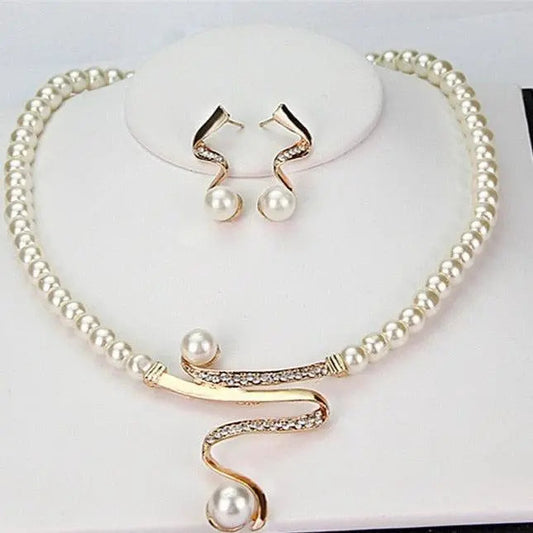 Juego de collar y pendientes de perlas naturales