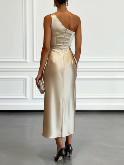 Alessandra - Vestido midi satinado de un hombro