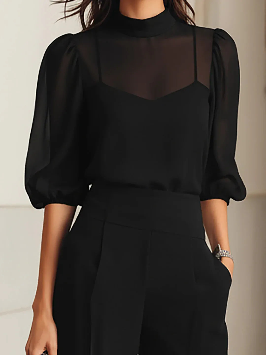 VALENTINA | CONJUNTO DE TRES PIEZAS EN COLOR NEGRO, COMPUESTO POR TOP LENCERO TRANSPARENTE Y PANTALONES DE PATA ANCHA