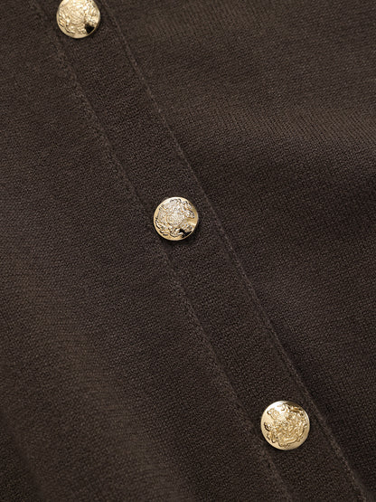 Milano Chocolate — marrón: detalle de los botones.
